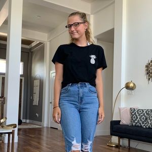 Black pineapple shirt